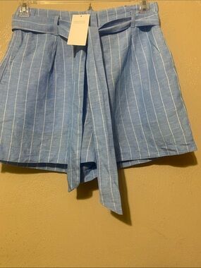 H&M size 8 Blue Pinstripe High Waist Tie-Belt Shorts Pockets NWT